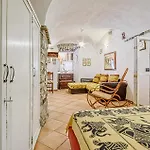 Stunning In * Varese Ligure