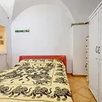 Stunning In * Varese Ligure