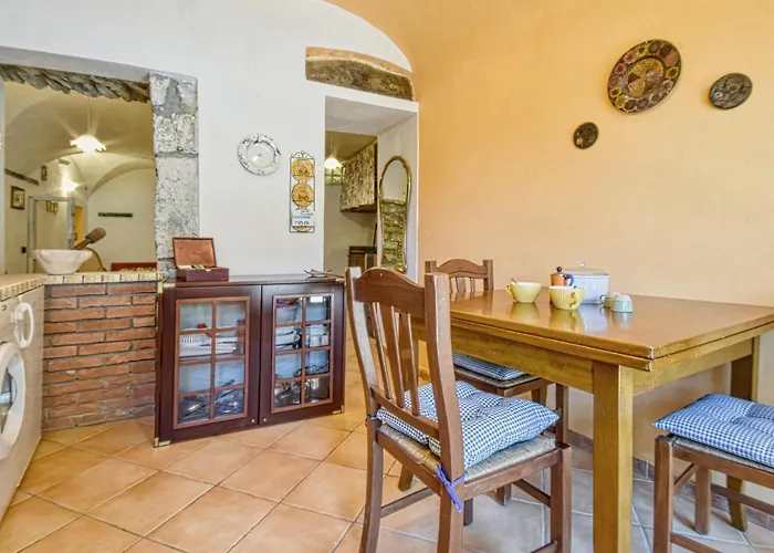 Stunning In Appartement Varese Ligure